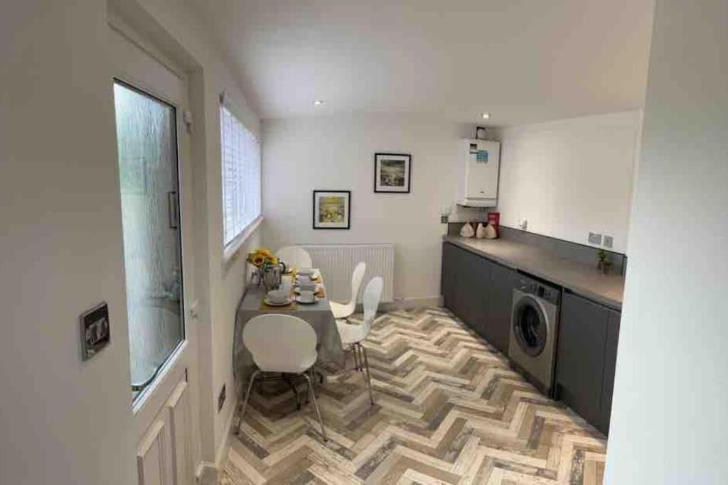 Fantastic Home In Brightons, Falkirk. Polmont Екстер'єр фото