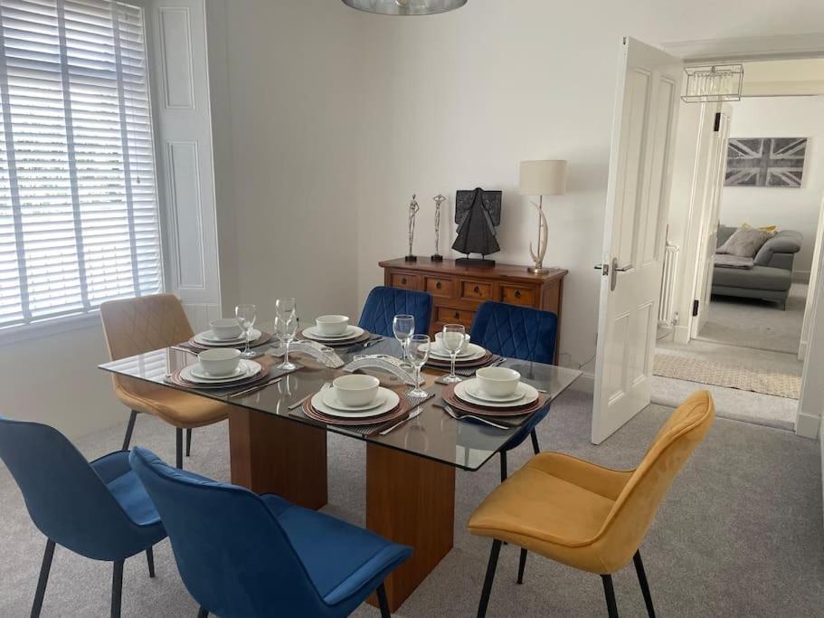 Fantastic Home In Brightons, Falkirk. Polmont Екстер'єр фото