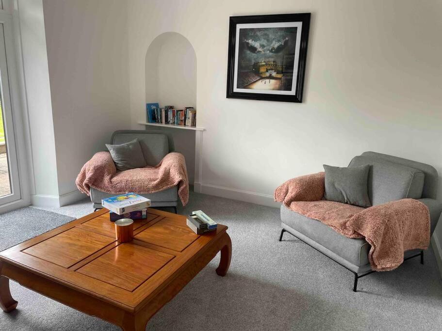 Fantastic Home In Brightons, Falkirk. Polmont Екстер'єр фото