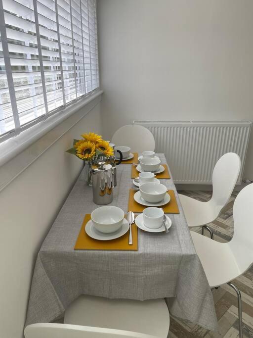 Fantastic Home In Brightons, Falkirk. Polmont Екстер'єр фото