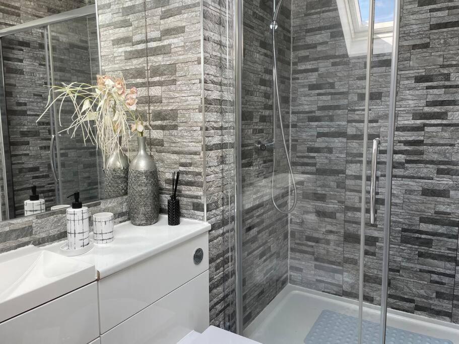 Fantastic Home In Brightons, Falkirk. Polmont Екстер'єр фото