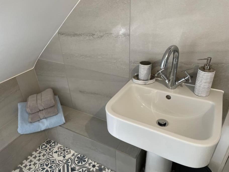 Fantastic Home In Brightons, Falkirk. Polmont Екстер'єр фото